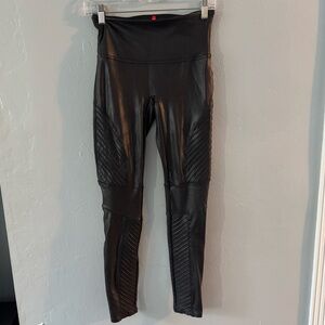 Spanx Faux Leather Very Black Moto Leggings Women’s Medium